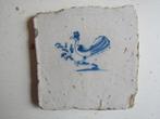 een antieke tegel met een paradijsvogel, Ophalen of Verzenden
