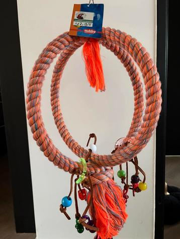 Papegaaien speelgoed beschikbaar voor biedingen