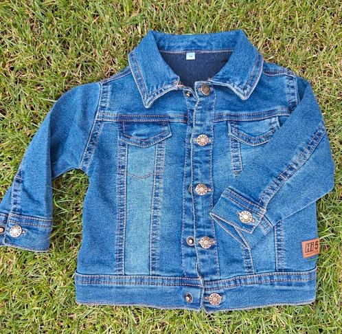 Te koop spijkerjas maat 74 (nieuw), Kinderen en Baby's, Babykleding | Maat 74, Nieuw, Jongetje of Meisje, Jasje, Ophalen of Verzenden