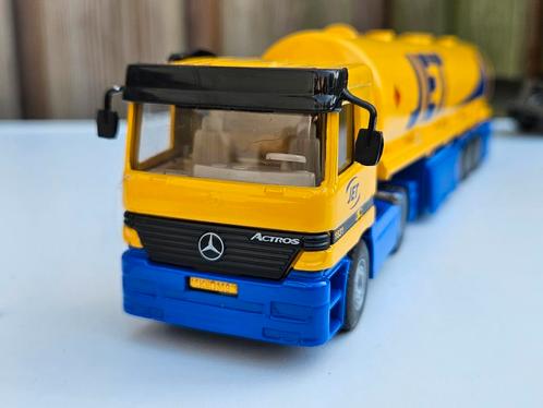 Siku Mercedes Actros JET tankwagen, Hobby en Vrije tijd, Modelauto's | 1:50, Zo goed als nieuw, Bus of Vrachtwagen, SIKU, Ophalen of Verzenden