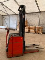 Pallets, stapelaar, palletheffer Linde, Ophalen