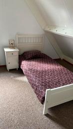Bed met nachtkastje, Huis en Inrichting, Ophalen, Zo goed als nieuw, Eenpersoons