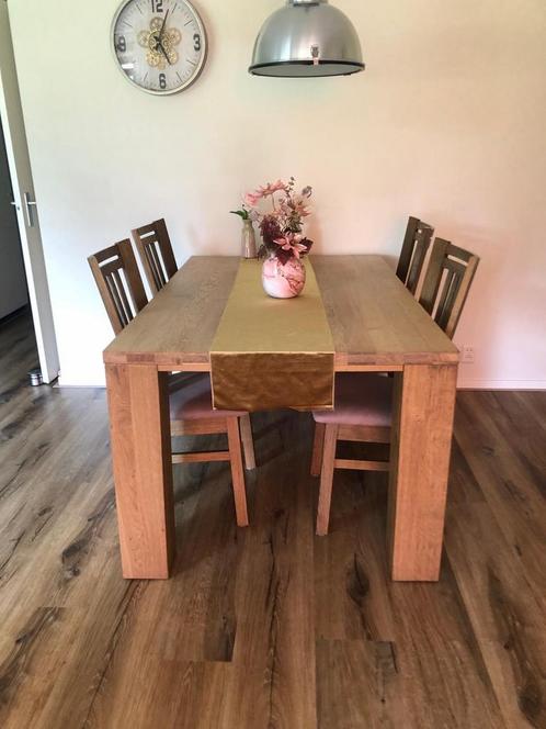 Houten eettafel met 4 eetkamerstoelen, Huis en Inrichting, Complete eetkamers, Zo goed als nieuw, 4 tot 6 stoelen, Ophalen