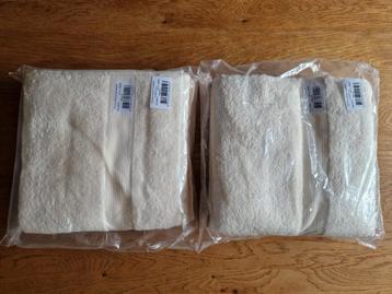 Twentse Damast naturel handdoeken. Nieuw in de verpakking. beschikbaar voor biedingen