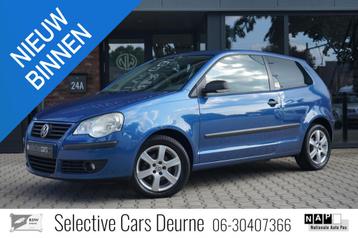 Volkswagen Polo 1.4-16V Trendline , PDC, Nieuwe APK, 15''LM, beschikbaar voor biedingen