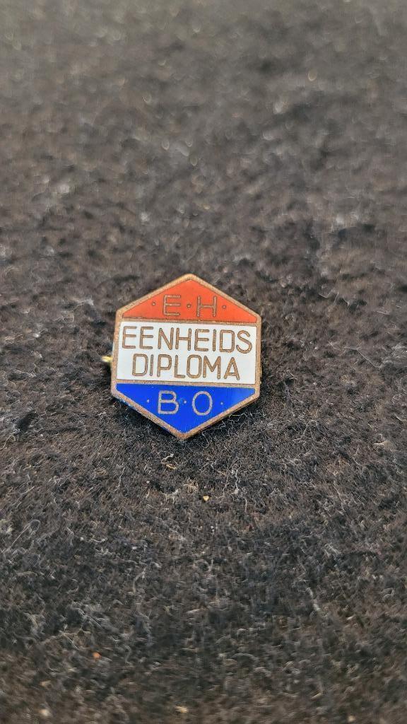 EHBO dwarsspeld insigne, Verzamelen, Speldjes, Pins en Buttons, Zo goed als nieuw, Speldje of Pin, Overige onderwerpen, Verzenden