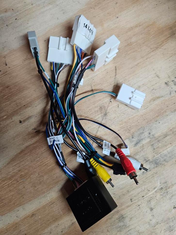 Davilon DVL-4141 Voedingskabel, Auto diversen, Autoradio's, Gebruikt, Ophalen of Verzenden