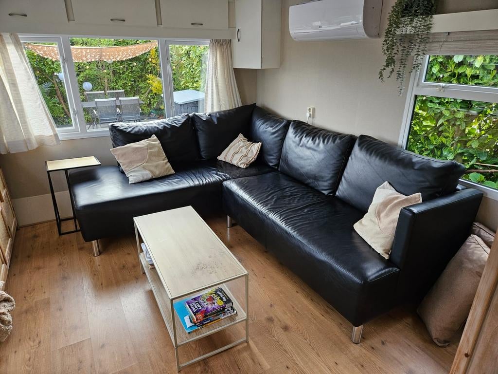 Zwarte Leren Hoekbank - Comfortabel en Stijlvol, Huis en Inrichting, Banken | Bankstellen, Ophalen, 250 tot 300 cm, Gebruikt, Hoekbank