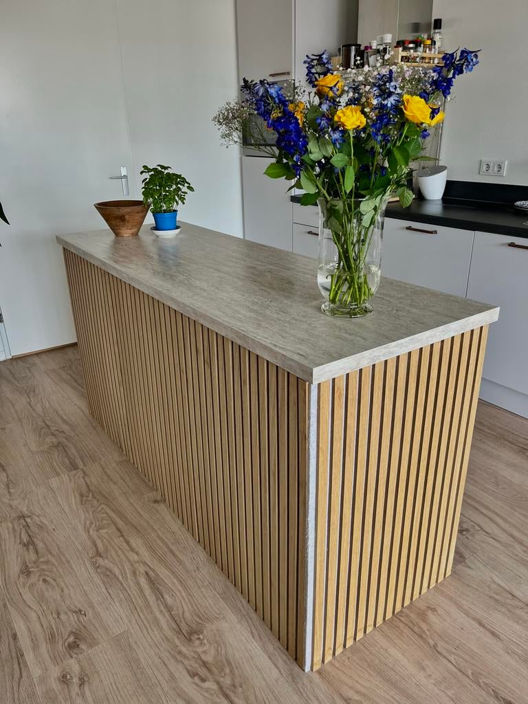 Keukeneiland met marmerlook en hout, Huis en Inrichting, Keuken | Keukenelementen, Ophalen, Gebruikt, Bruin, 150 tot 200 cm