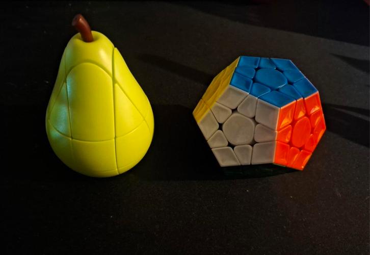Rubik's Cube Set: Peer Vorm & Megaminx, Verzamelen, Speelgoed, Zo goed als nieuw, Ophalen