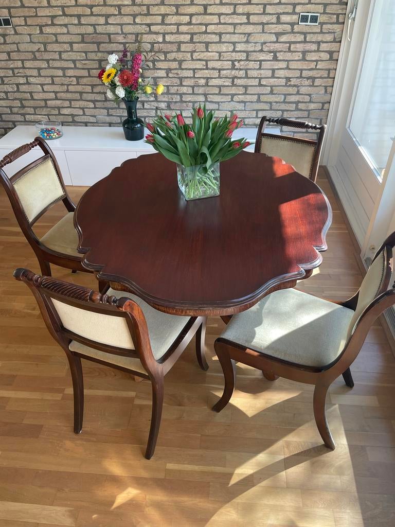 Prachtige Biedermeier eethoek met 6 stoelen, Antiek en Kunst, Antiek | Meubels | Tafels, Ophalen of Verzenden
