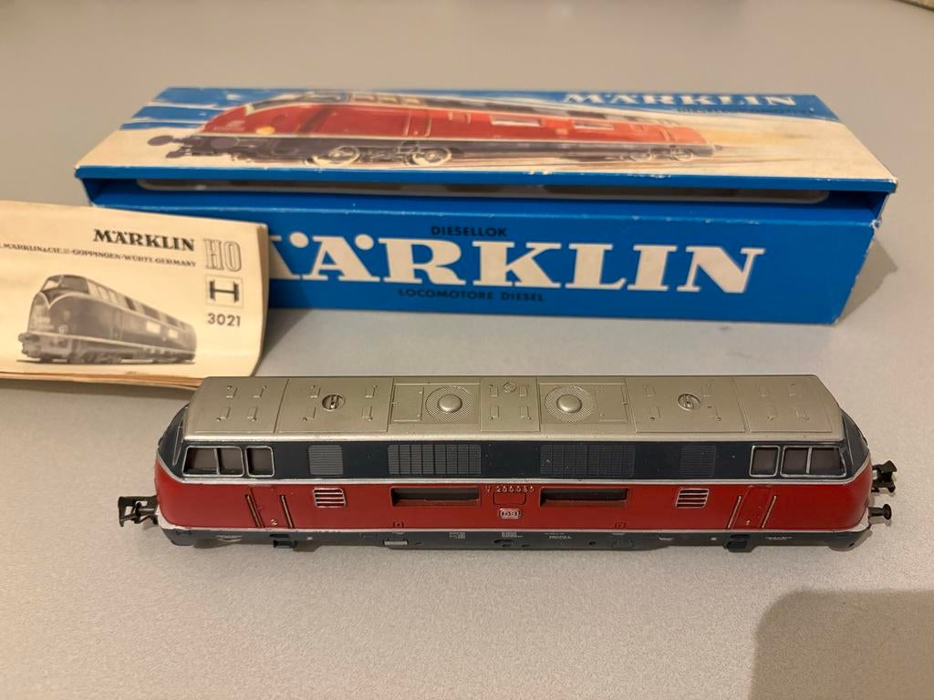 Märklin Dieselloc 3021 in prima staat, getest, met OVP, Wisselstroom, Gebruikt, Locomotief, Ophalen of Verzenden