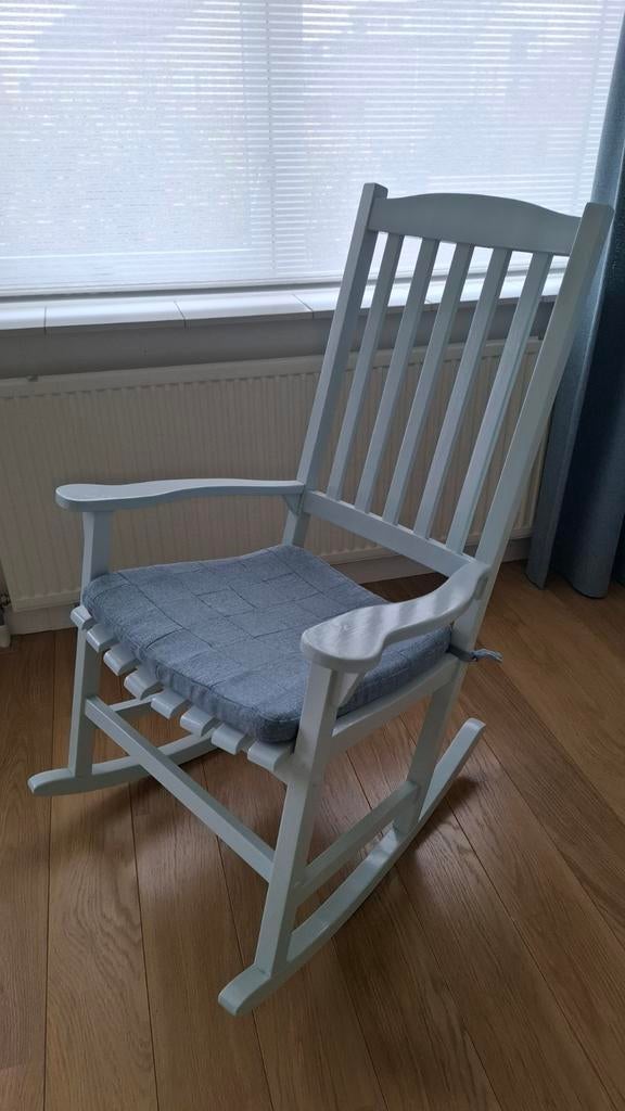 Mintgroene schommelstoel met kussen, Huis en Inrichting, Stoelen, Ophalen, Gebruikt, Wit, Eén