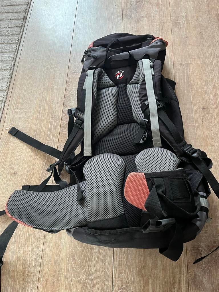 Wandelrugzak zwart / grijs backpack, Sport en Fitness, Bergsport en Wandelen, Ophalen of Verzenden, Gebruikt, Rugzak
