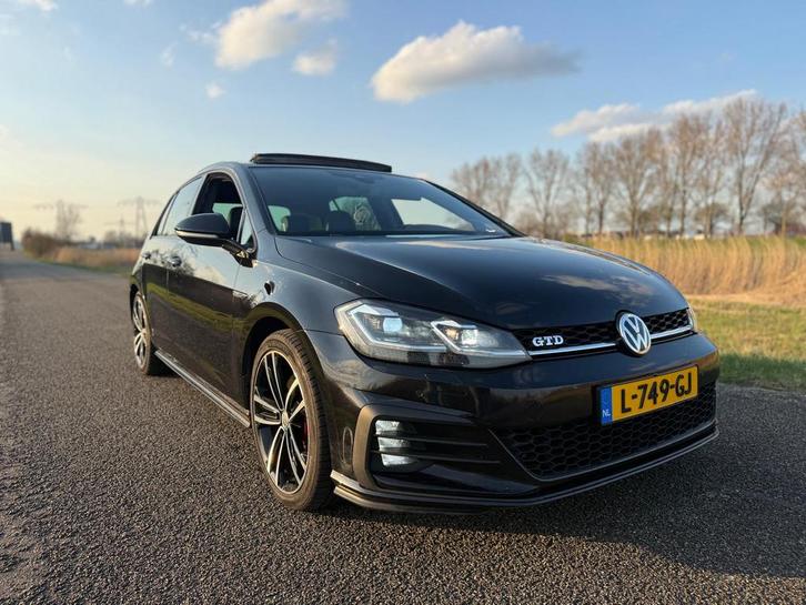 Volkswagen Golf 2.0 TDI 135KW 5D DSG 2017 Zwart, Auto's, Volkswagen, Bedrijf, Golf, ABS, Achteruitrijcamera, Adaptieve lichten