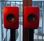 Kef LS50 racing red met norstone stylum 2 stands, Ophalen, Zo goed als nieuw, Front, Rear of Stereo speakers, Overige merken