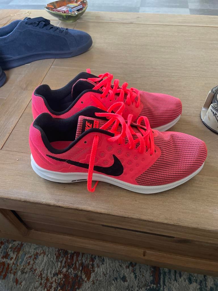 Nike hardloopschoenen maat 41 nieuw, Nieuw, Ophalen of Verzenden, Hardlopen, Hardloopschoenen