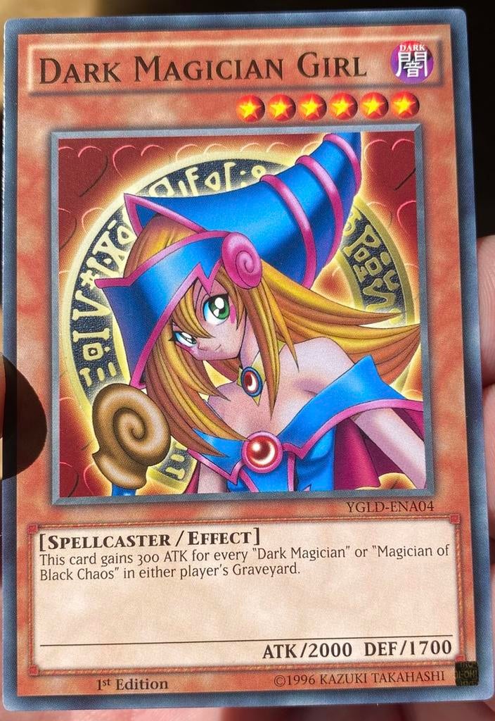 Yu-Gi-Oh! Dark Magician Girl YGLD 1st Edition !, Hobby en Vrije tijd, Verzamelkaartspellen | Yu-gi-Oh!, Ophalen of Verzenden, Zo goed als nieuw