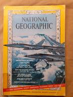 National Geographic 1965 Vietnamperiode, Ophalen of Verzenden, Landmacht, Amerika, Boek of Tijdschrift