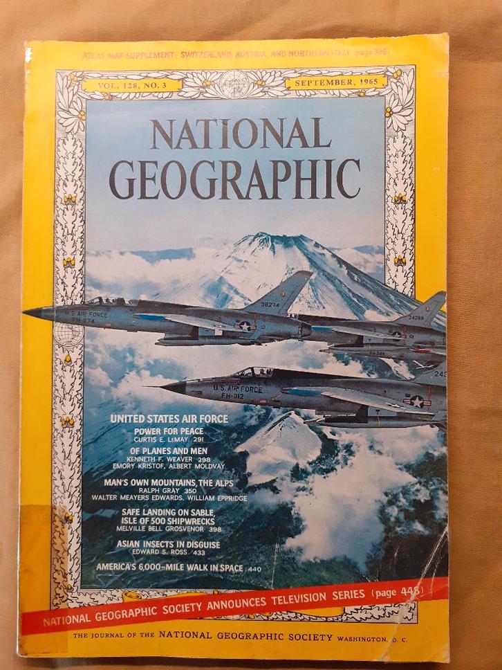 National Geographic 1965 Vietnamperiode, Verzamelen, Militaria | Algemeen, Landmacht, Boek of Tijdschrift, Amerika, Ophalen of Verzenden