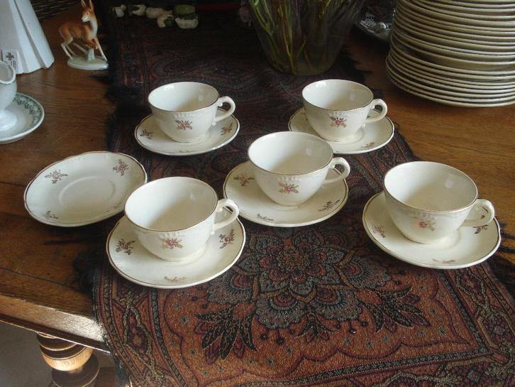 5 kop met schotel boch la louviere rose bloempje, Antiek en Kunst, Antiek | Servies los, Ophalen of Verzenden