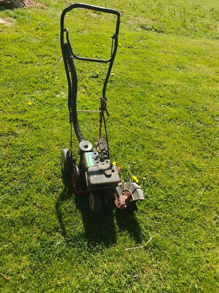Benzine kantenmaaier - Briggs & Stratton 3 HP, Tuin en Terras, Grastrimmers, Gebruikt, Benzine, 10 tot 30 cm, Ophalen of Verzenden