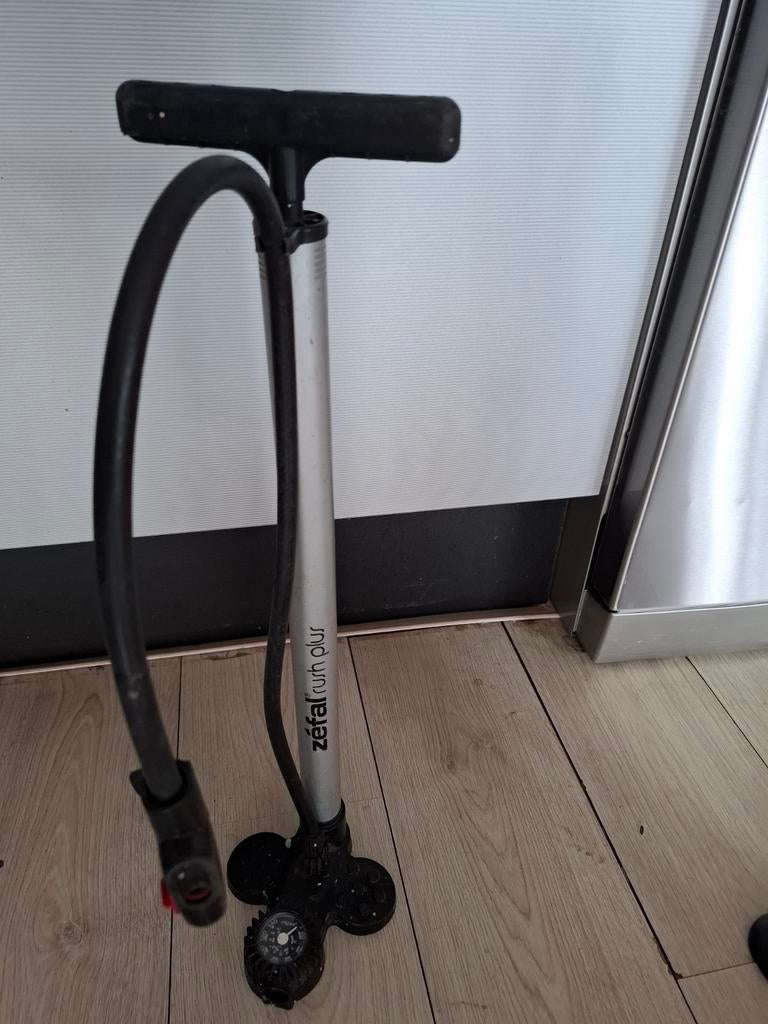 Zefal fietspomp - Werkt perfect, overcompleet, Ophalen, Gebruikt