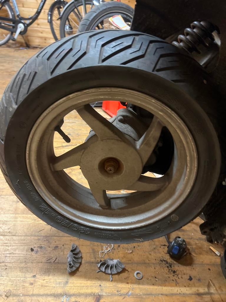 Sym velg met Citygrip 2 band, Fietsen en Brommers, Brommeronderdelen | Scooters, Ophalen of Verzenden, Gebruikt, Overige typen