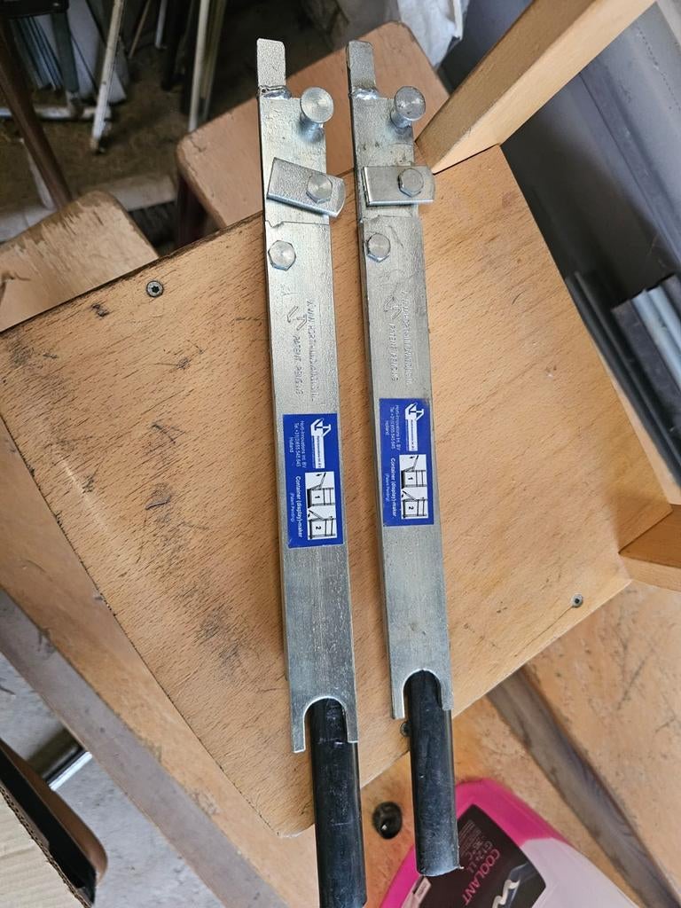 Deense-Planten kar. Onderdelen voor bevestiging in trailer, Ophalen, Overige merken