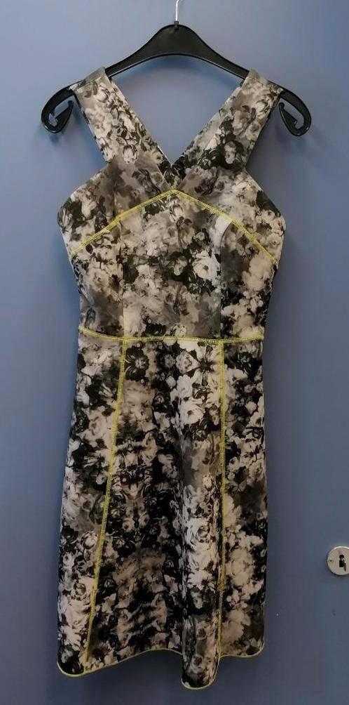 Steps grijs wit gebloemde jurk + neongeel neopreen S 37919, Kleding | Dames, Jurken, Zo goed als nieuw, Maat 36 (S), Grijs, Boven de knie