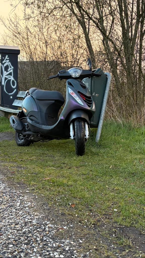 PIAGGIO ZIP 50CC 4T E5 2025, Ophalen, Zo goed als nieuw, Benzine, Zip