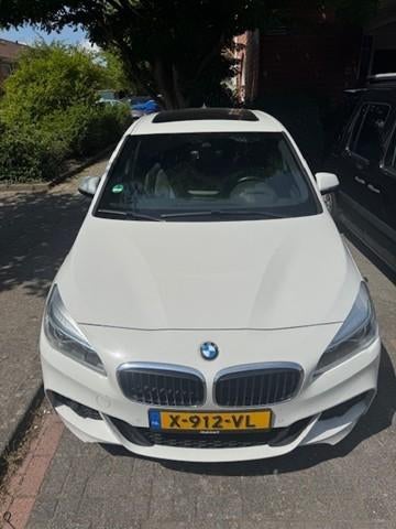 BMW 225xe iPerformance M Sport PHEV 4x4 Panoramisch Dak, Auto's, Automaat, 136 pk, Wit, Leder