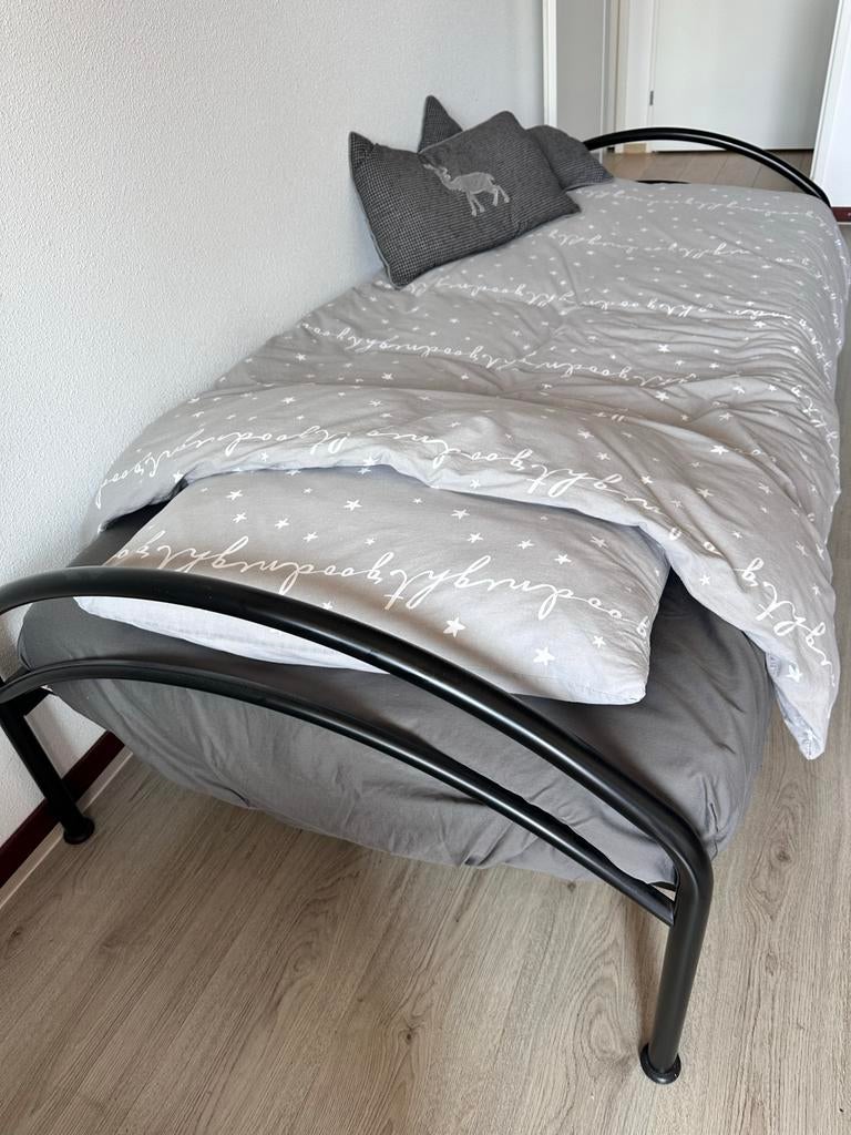1 persoons metalen bed, Ophalen, Gebruikt, 90 cm, Eenpersoons