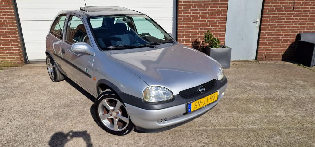 Opel Corsa 1.4 I 3D AUT Automaat Nieuwe APK, Auto's, 450 kg, 40 €/maand, 4 cilinders, 60 pk