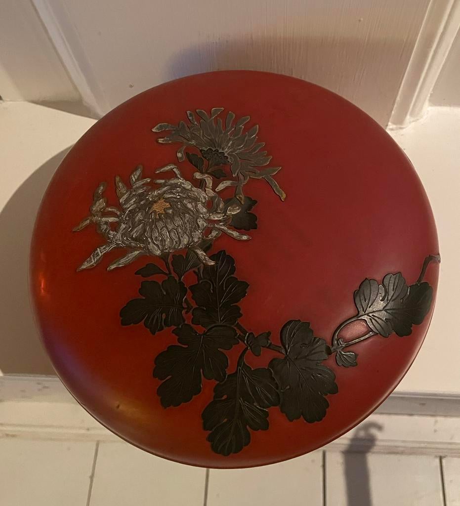 Mooie Chinese doos met deksel, rood met bloemmotief, Huis en Inrichting, Woonaccessoires | Kisten, Ophalen of Verzenden, Gebruikt