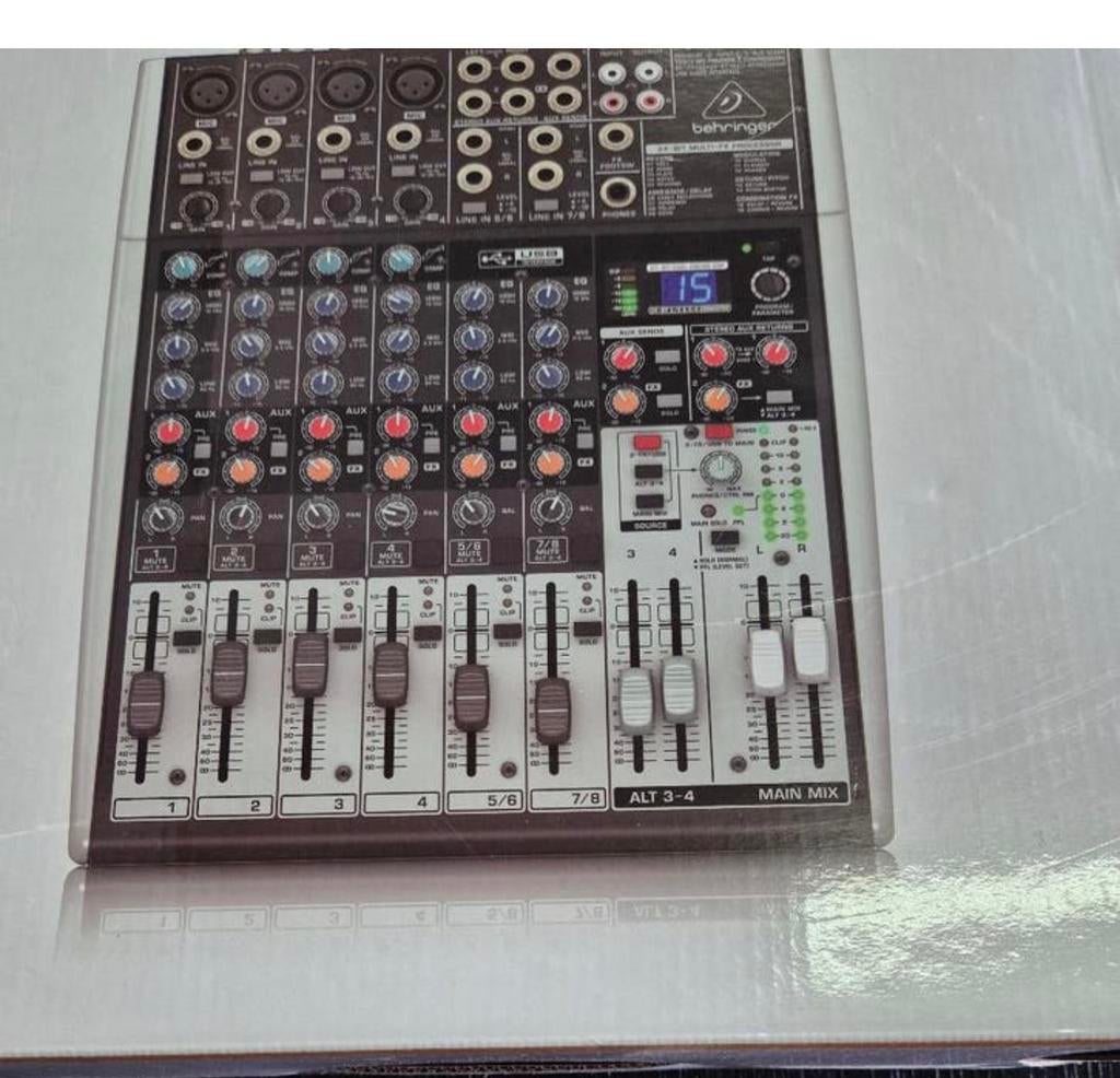Behringer xenixy 1204FX, Muziek en Instrumenten, Ophalen of Verzenden, Zo goed als nieuw