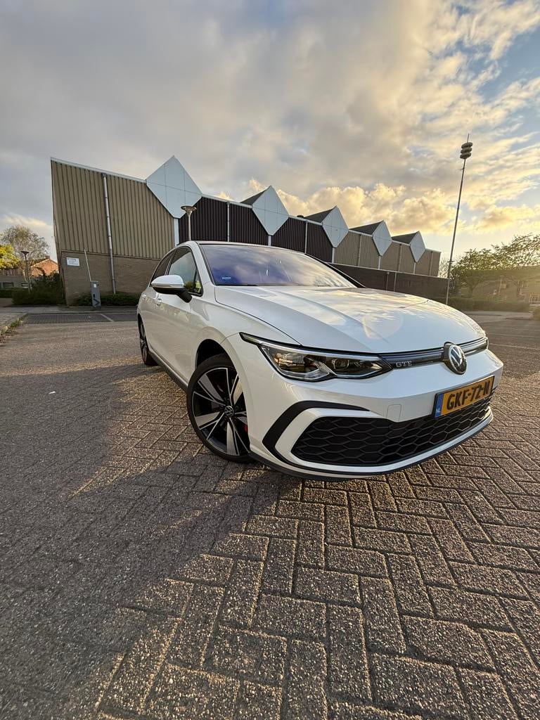 Volkswagen Golf 8 GTE 245pk DSG 2020 Wit, Auto's, Euro 5, 4 cilinders, Wit, Plug-in hybride