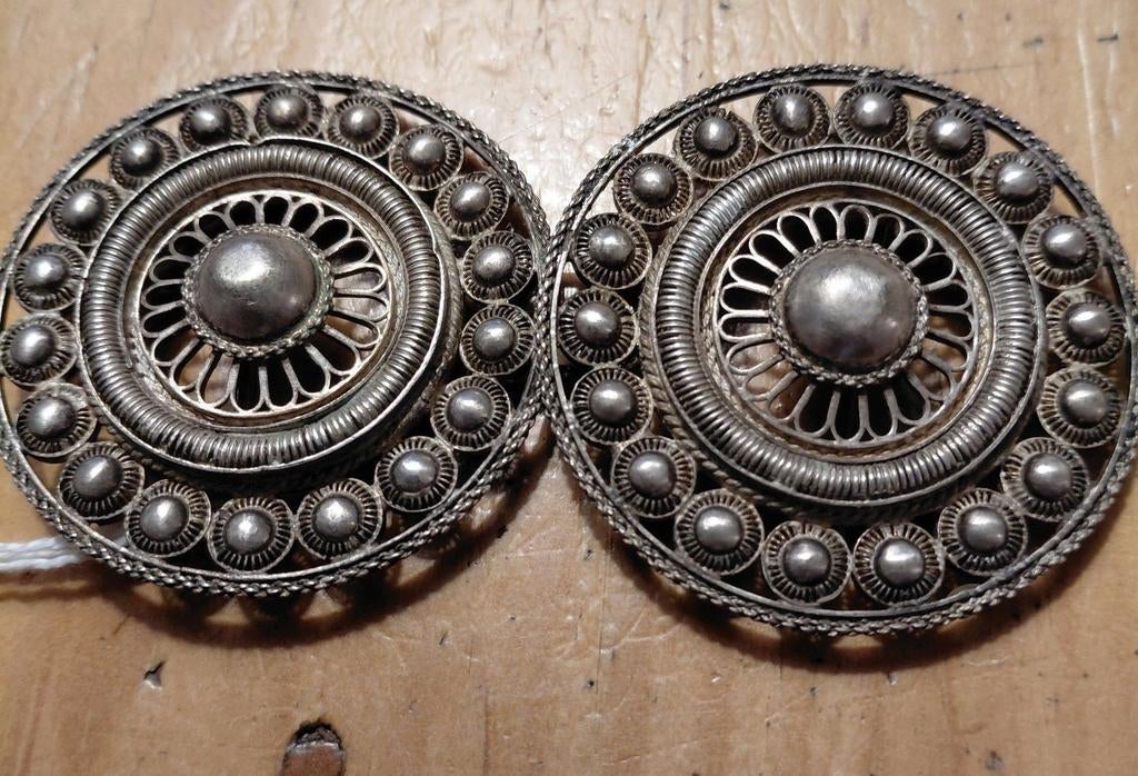 ANTIEK zilveren zeeuws broekstukken, Antiek en Kunst, Verzenden, Zilver