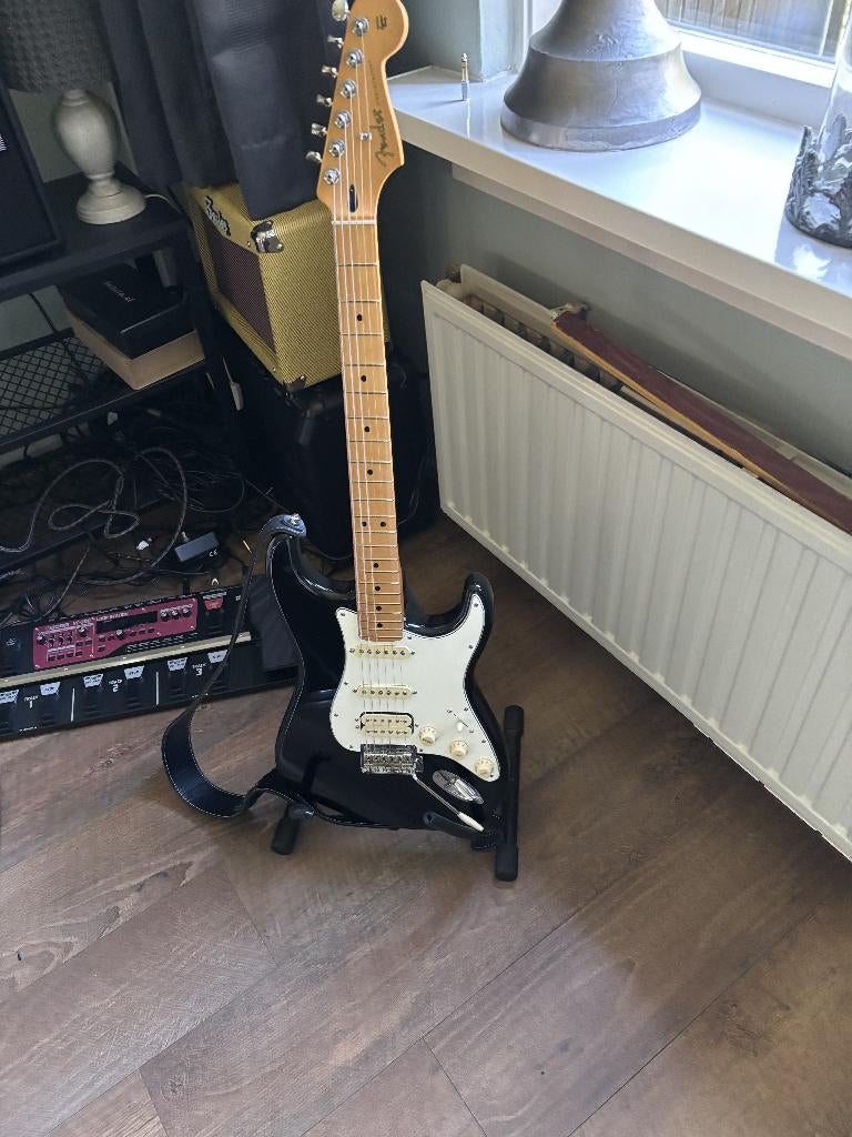 Fender stratocaster, Fender, Met versterker, Ophalen of Verzenden, Zo goed als nieuw
