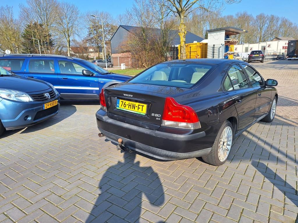 Volvo S60 2.4 Edition / Zeer comfortabel / APK maart 2027, Auto's, Volvo, Voorwielaandrijving, Gebruikt, Metallic lak, S60