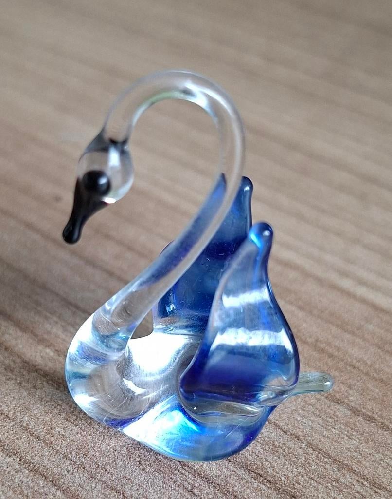 Glazen zwaantje, blauw en transparant, 4 cm hoog, Antiek en Kunst, Ophalen of Verzenden