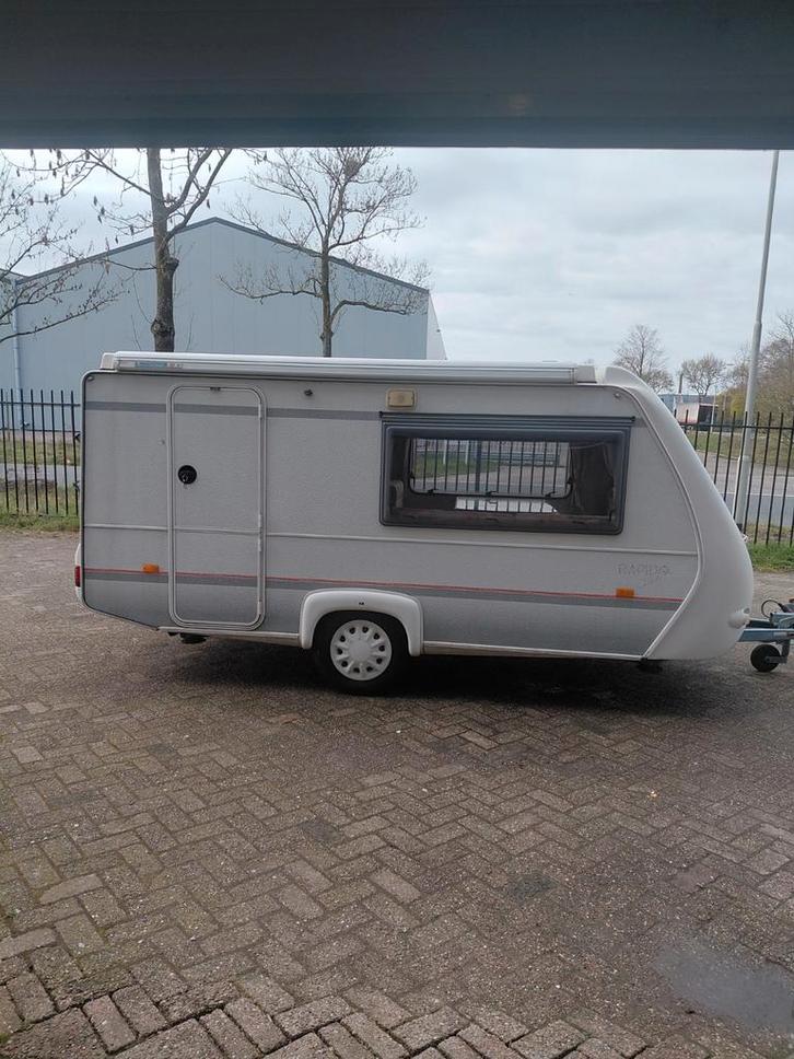 2 persoons Rapido CLC 905 bouwjaar 2000 met kenteken, Caravans en Kamperen, Caravans, Bedrijf, tot en met 2, 500 - 750 kg, Treinzit