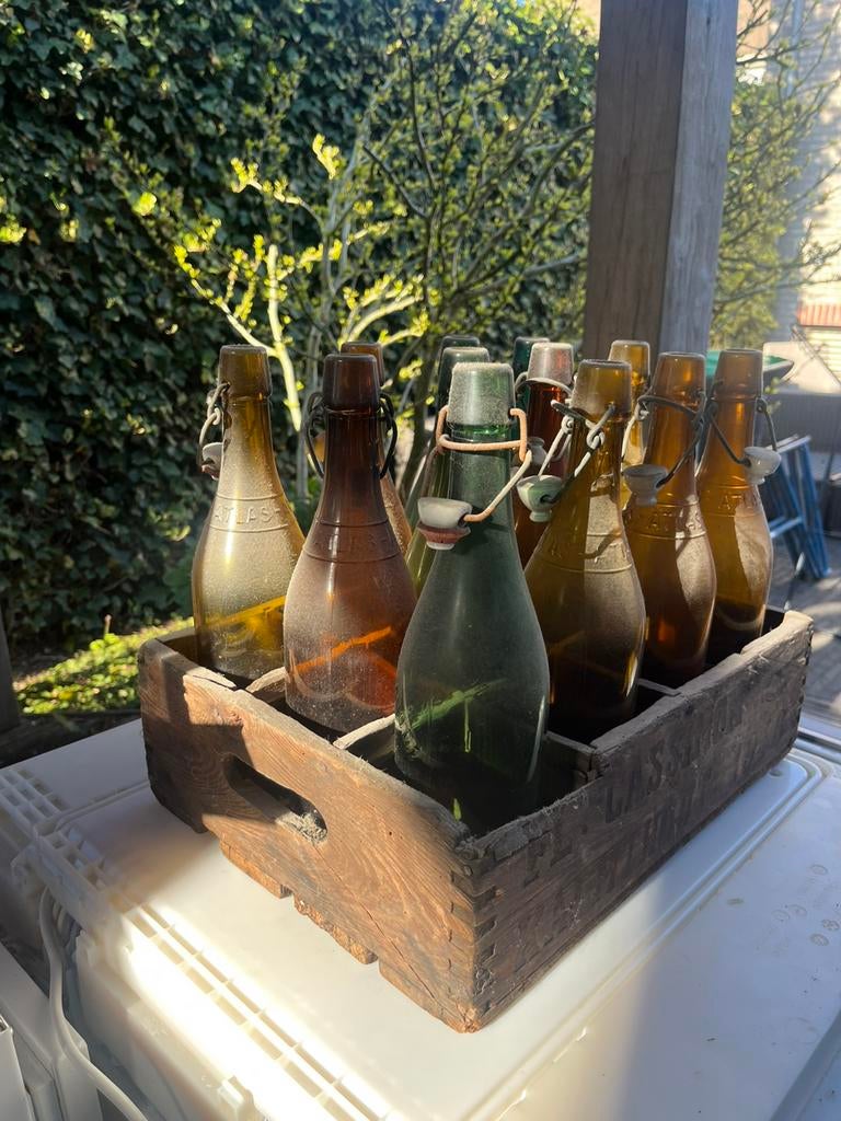 Oud kistje met flessen, Huis en Inrichting, Ophalen of Verzenden, Gebruikt