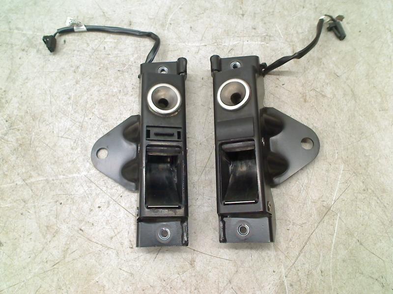 Cabriodak Scharnier sluitdeel A3 Cabriolet (8P7) 2010, Gebruikt, Auto-Union-Straße  1, Ingolstadt 85057, , Duitsland, Info@audi.de