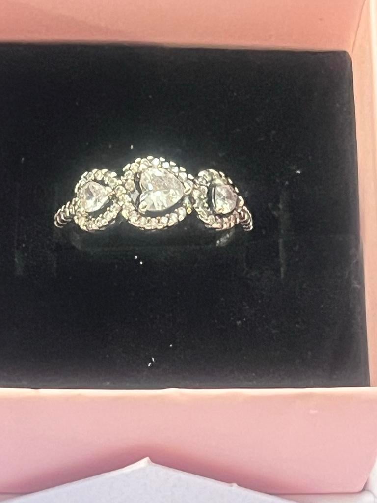 Pandora Triple Heart Ring met Zirkonia, Met kristal, Verzenden, Nieuw, Dame
