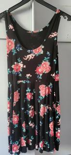 Zwarte jurk met bloemenprint, Zwart, Maat 42/44 (L), Ophalen of Verzenden, Zo goed als nieuw