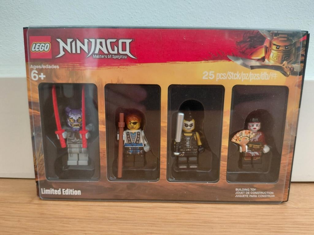 LEGO Ninjago - Bricktober Pack Limited Edition 2018 -(Nieuw), Kinderen en Baby's, Speelgoed | Duplo en Lego, Ophalen of Verzenden