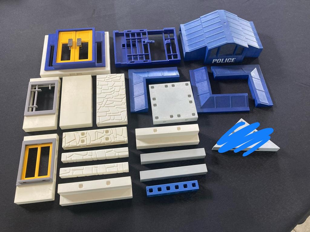 Playmobil politie gebouw onderdelen., Ophalen of Verzenden, Zo goed als nieuw