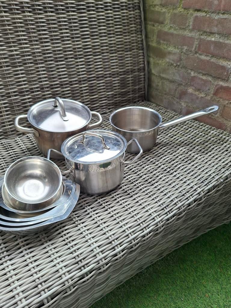 Pannen en schalen, Huis en Inrichting, Ophalen, Overige materialen, Pannenset