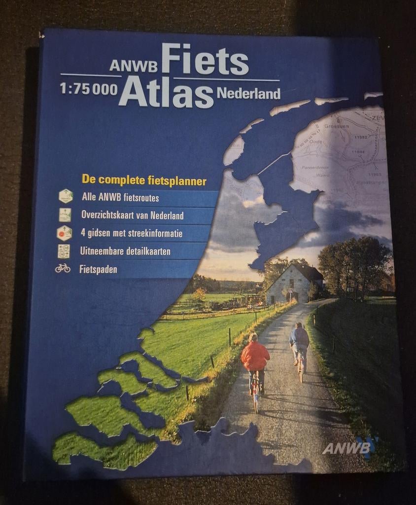 Fietsatlas Nederland zo goed als nieuw te koop!, Boeken, Atlassen en Landkaarten, 2000 tot heden, Ophalen of Verzenden, Landkaart